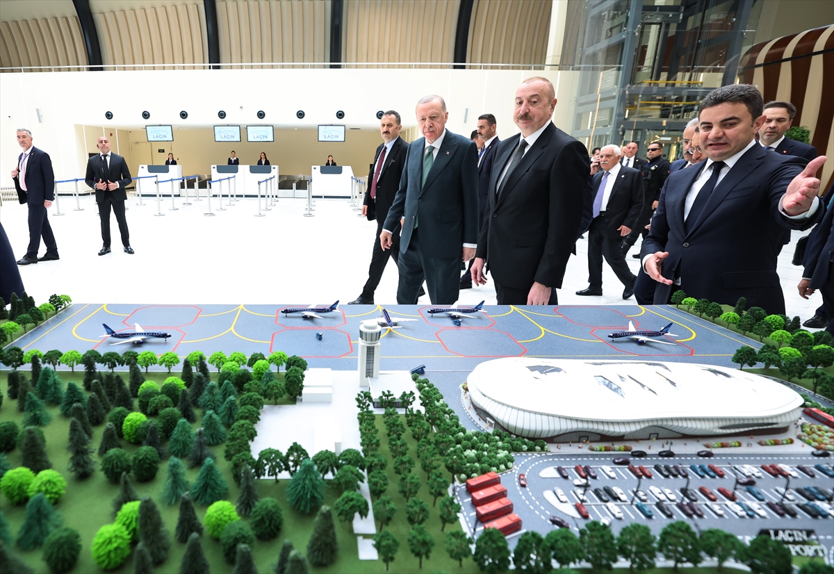 Cumhurbaşkanı Erdoğan ve Aliyev, Laçın Uluslararası Havalimanı'nın açılışını yaptı