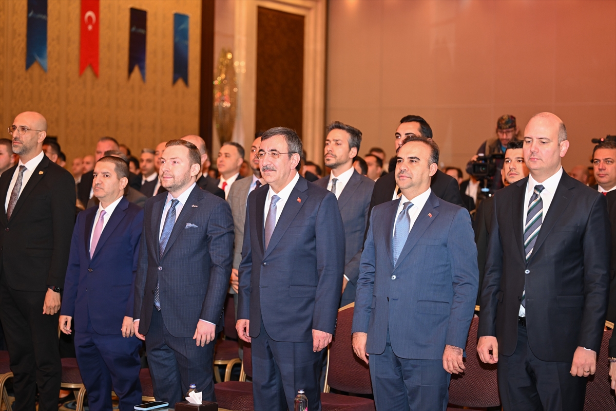 Sanayi ve Teknoloji Bakanı Kacır, “AI Tomorrow Summit 2025” etkinliğinde konuştu: