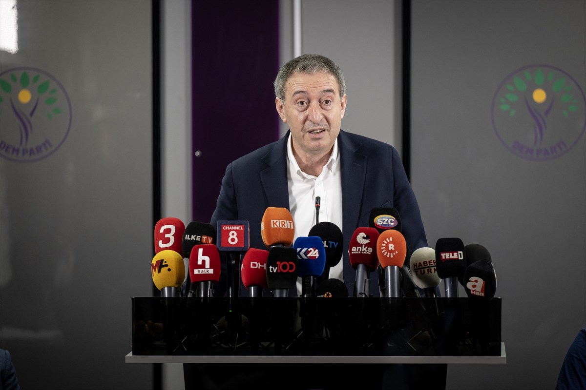 DEM Parti Eş Genel Başkanı Bakırhan, Parti Meclisi Toplantısı'nın açılışında konuştu: