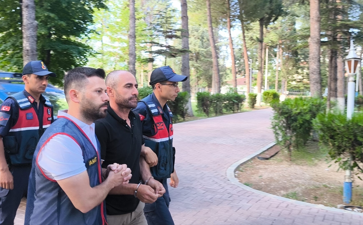 Denizli'de 5 adresten 140 kez hırsızlık yapan 4 şüpheliden 1'i tutuklandı