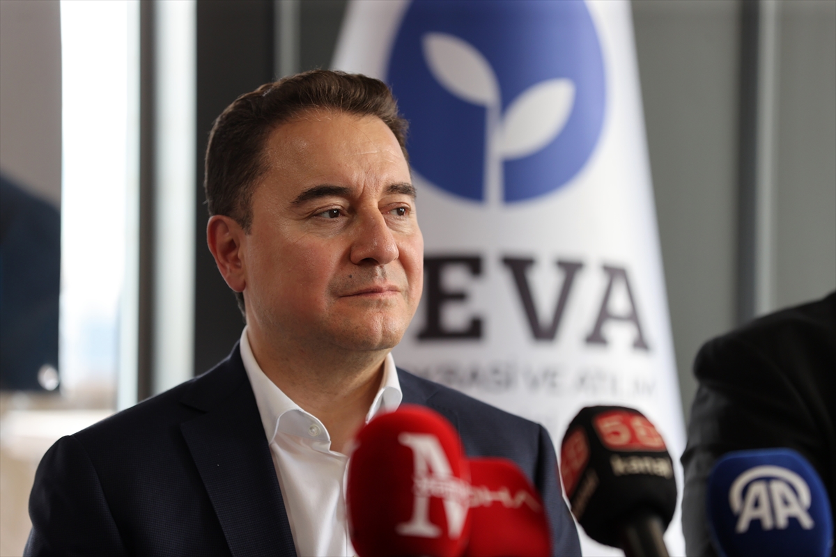 DEVA Partisi Genel Başkanı Babacan, Sivas'ta basın toplantısı düzenledi