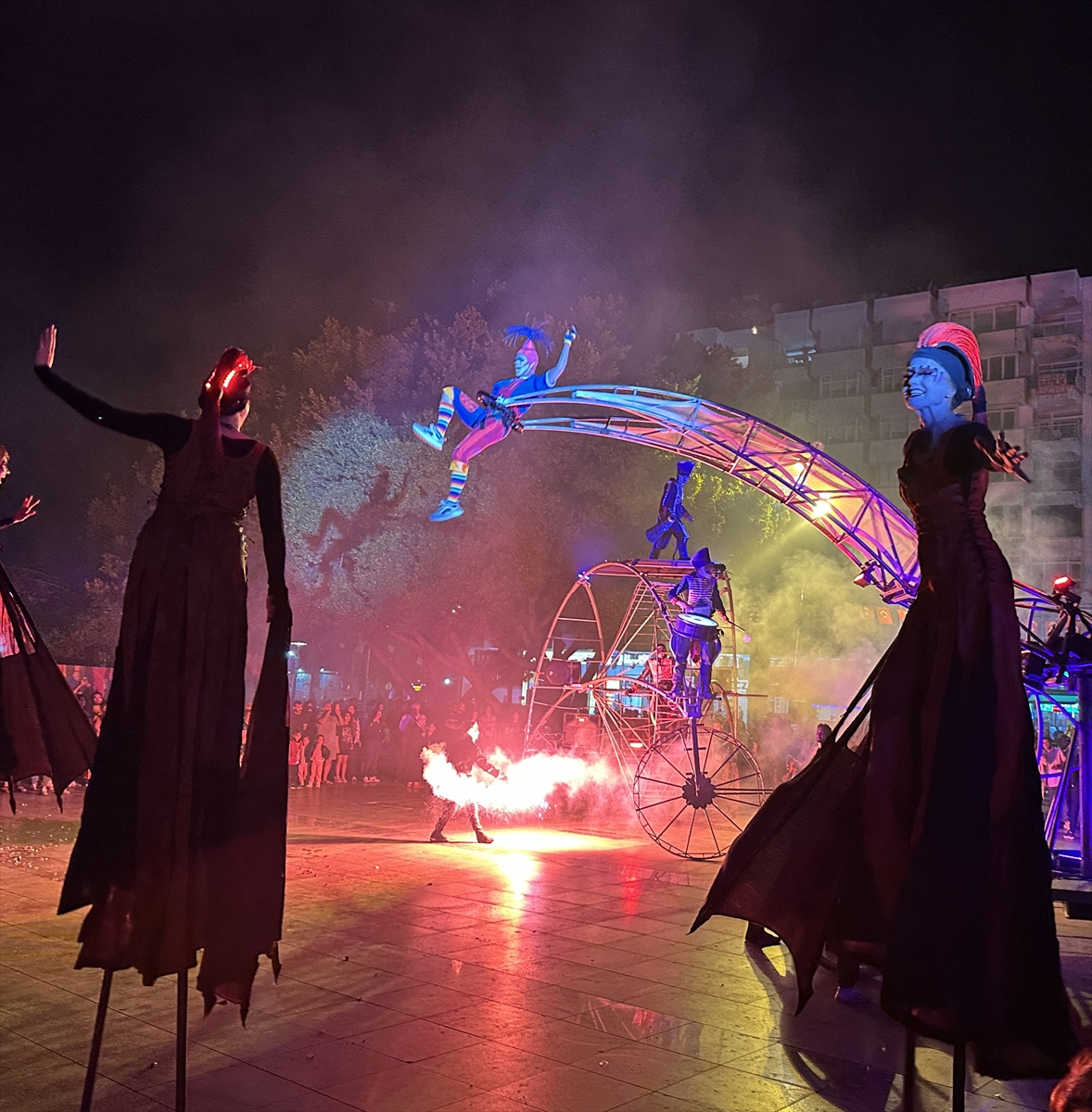 Devlet Tiyatroları Antalya 15. Uluslararası Tiyatro Festivali başladı