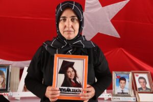 DİYARBAKIR (AA) – Dağa kaçırılan çocukları için eski HDP il