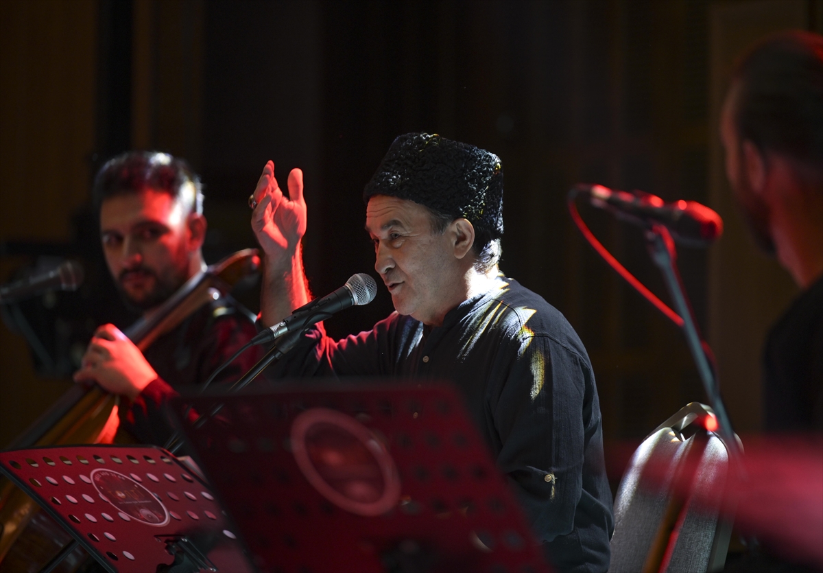 Dombra sanatçısı Arslanbek Sultanbekov, Ankara'da konser verdi