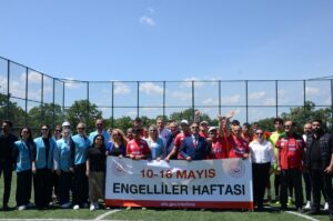 - Karşılaşmayı Süper Lig hakemlerinden Özgür Yankaya yönetti