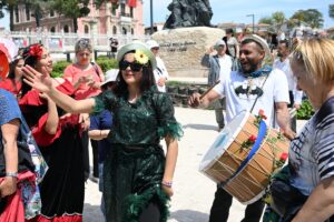 EDİRNE (AA) – Baharın gelişini simgeleyen Kakava-Hıdırellez Şenlikleri, Edirne'de renkli