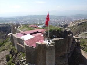 ELAZIĞ (AA) – Elazığ'da tarihi Harput Kalesi'nde 17. sezon arkeolojik