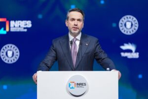 - "Nükleer enerji santrallerini devreye almış, güçlü iletim ve dağıtım