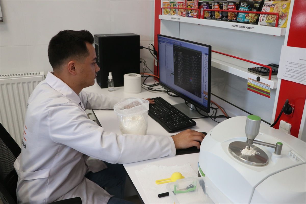 Eriş Gıda, asırlık tecrübesiyle deprem gibi afet durumları için Noodle üretti