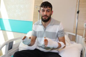 ERZURUM (AA) – Erzurum'da ormanlık alanda hararet yapan otomobiline aceleyle