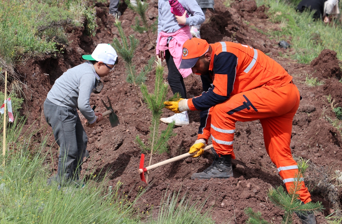 Erzurum'da TBMM'nin 105'inci yılı anısına 105 bin fidanın dikimine başlandı