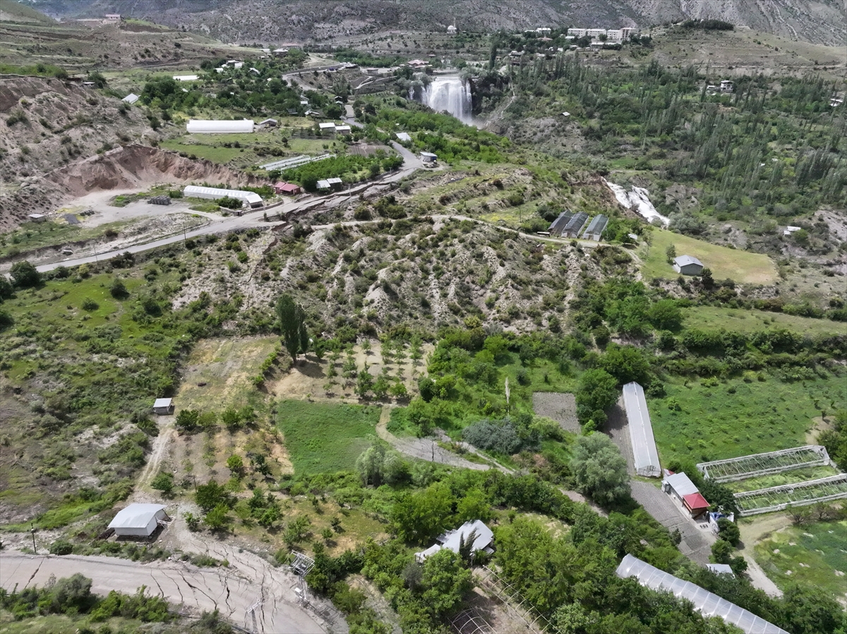 Erzurum'da toprak kayması meydana gelen mahallede jeoteknik çalışmalara başlandı