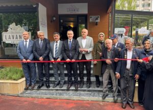 İSTANBUL (AA) – Esenyurt Belediyesinin "Lavanta Emekli Evi"nin açılışı için