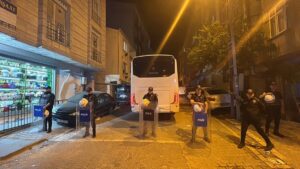 İSTANBUL (AA) – İstanbul Esenyurt'ta komşular arasında çıkan kavgada 7