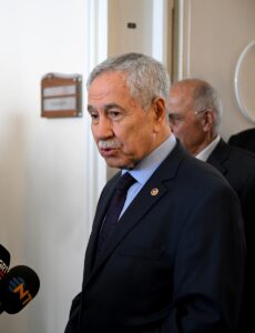 TBMM (AA) – Eski TBMM Başkanı Bülent Arınç, vefat eden