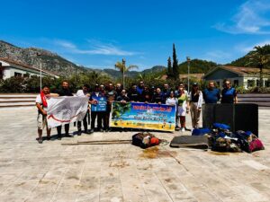 MUĞLA (AA) – Muğla'nın Fethiye ilçesinde düzenlenen etkinlikte dalgıçlar, deniz