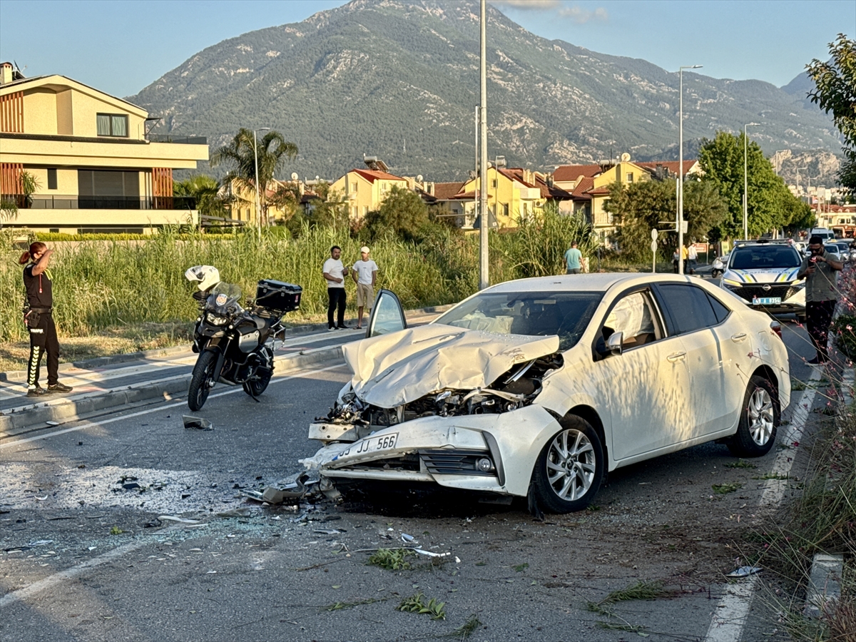 Fethiye'de otomobiller çarpıştı, 1 kişi öldü, 3 kişi yaralandı