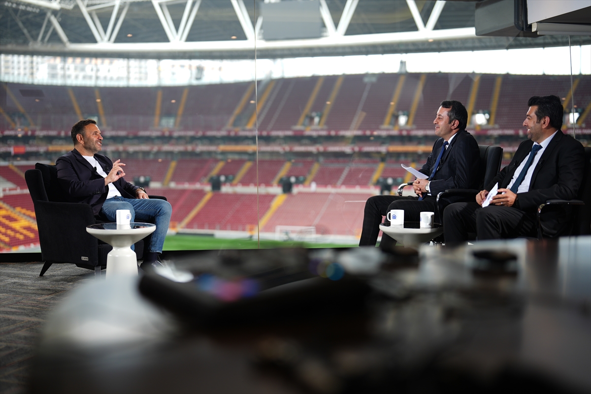 Galatasaray Teknik Direktörü Okan Buruk, AA canlı yayınına katıldı: (1)