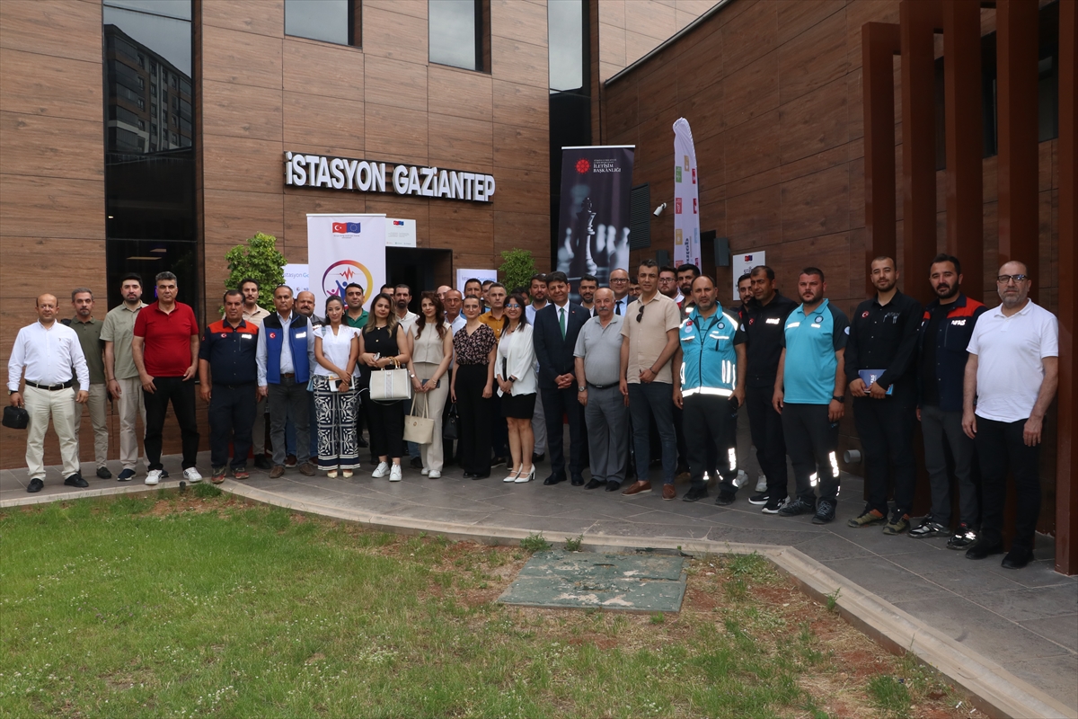 Gaziantep'te afet yardım görevlilerine “Ruh Sağlığı Eğitimi” verildi