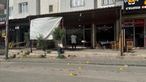 GAZİANTEP (AA) – Gaziantep'te silahlı saldırıya uğrayan genç yaşamını yitirdi.