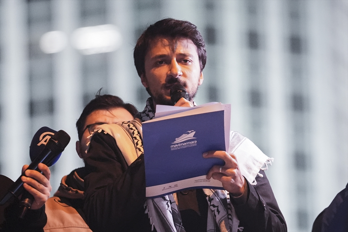 Gazze'ye yardım için yola çıkan gemiye saldırı İstanbul'da protesto edildi