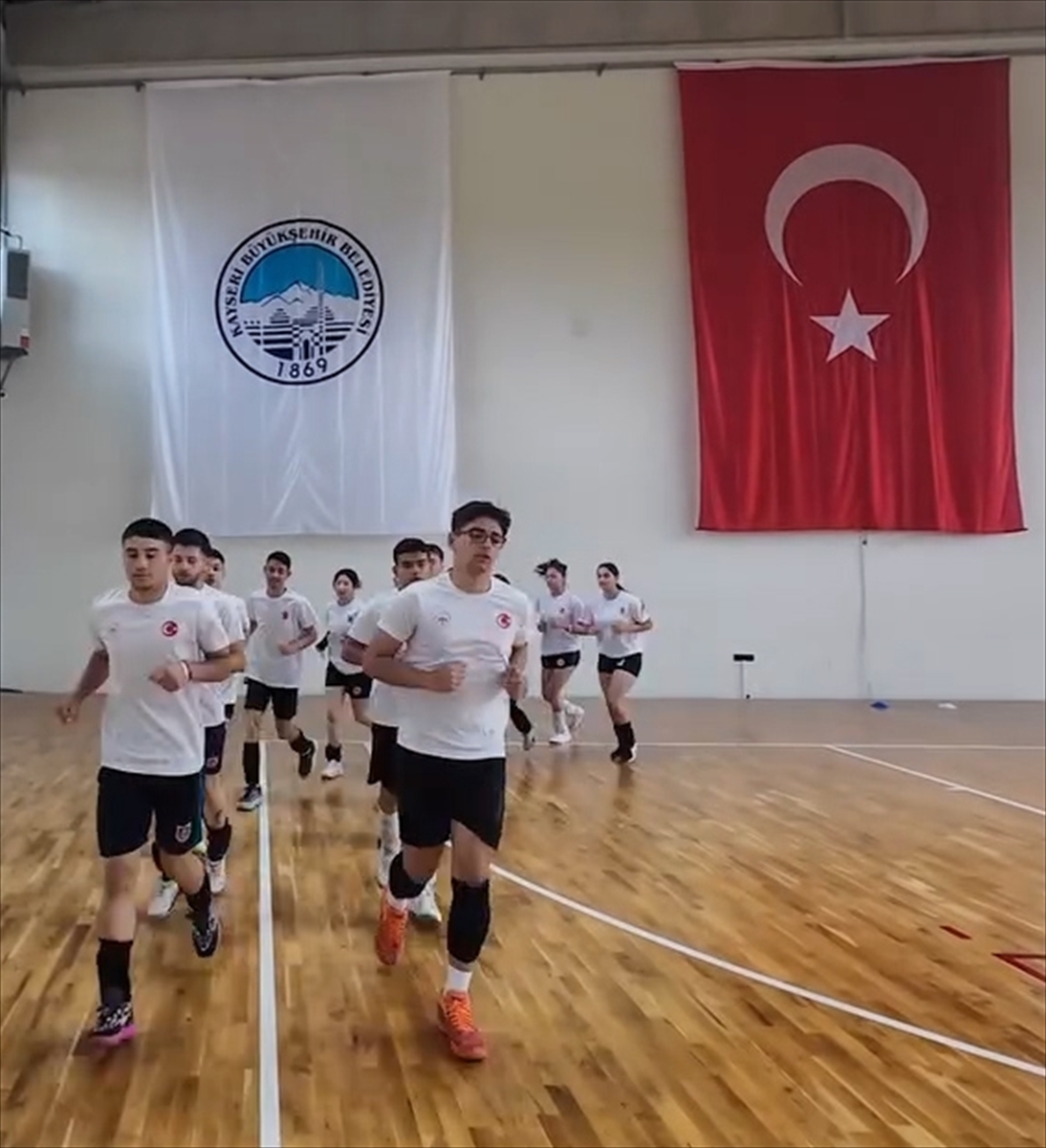 Gençler Beyzbol5 Milli Takımı'nın, Erciyes kampı sürüyor