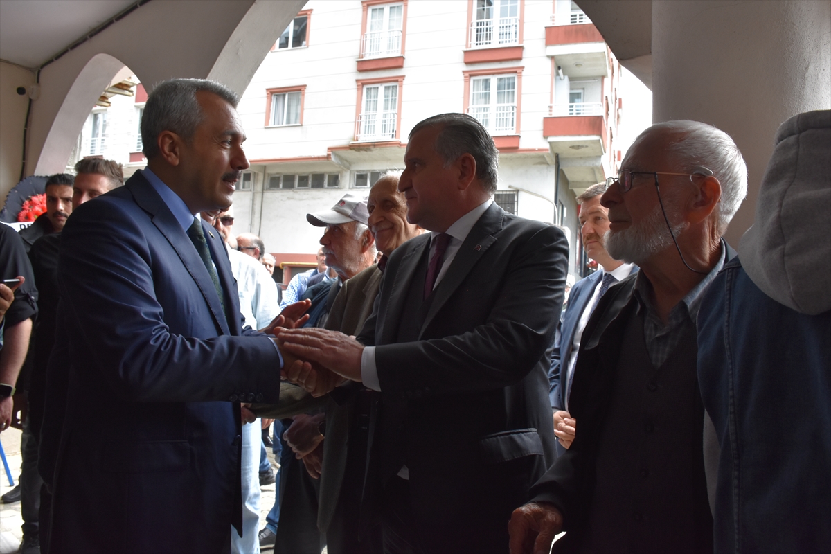 Gençlik ve Spor Bakanı Bak'ın amcası Rize'de son yolculuğuna uğurlandı