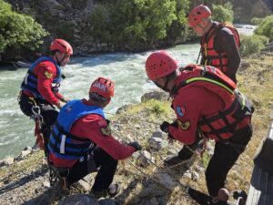 HAKKARİ (AA) – Hakkari'nin Yüksekova ilçesinde 10 Mayıs'ta Avaşin Deresi'ne