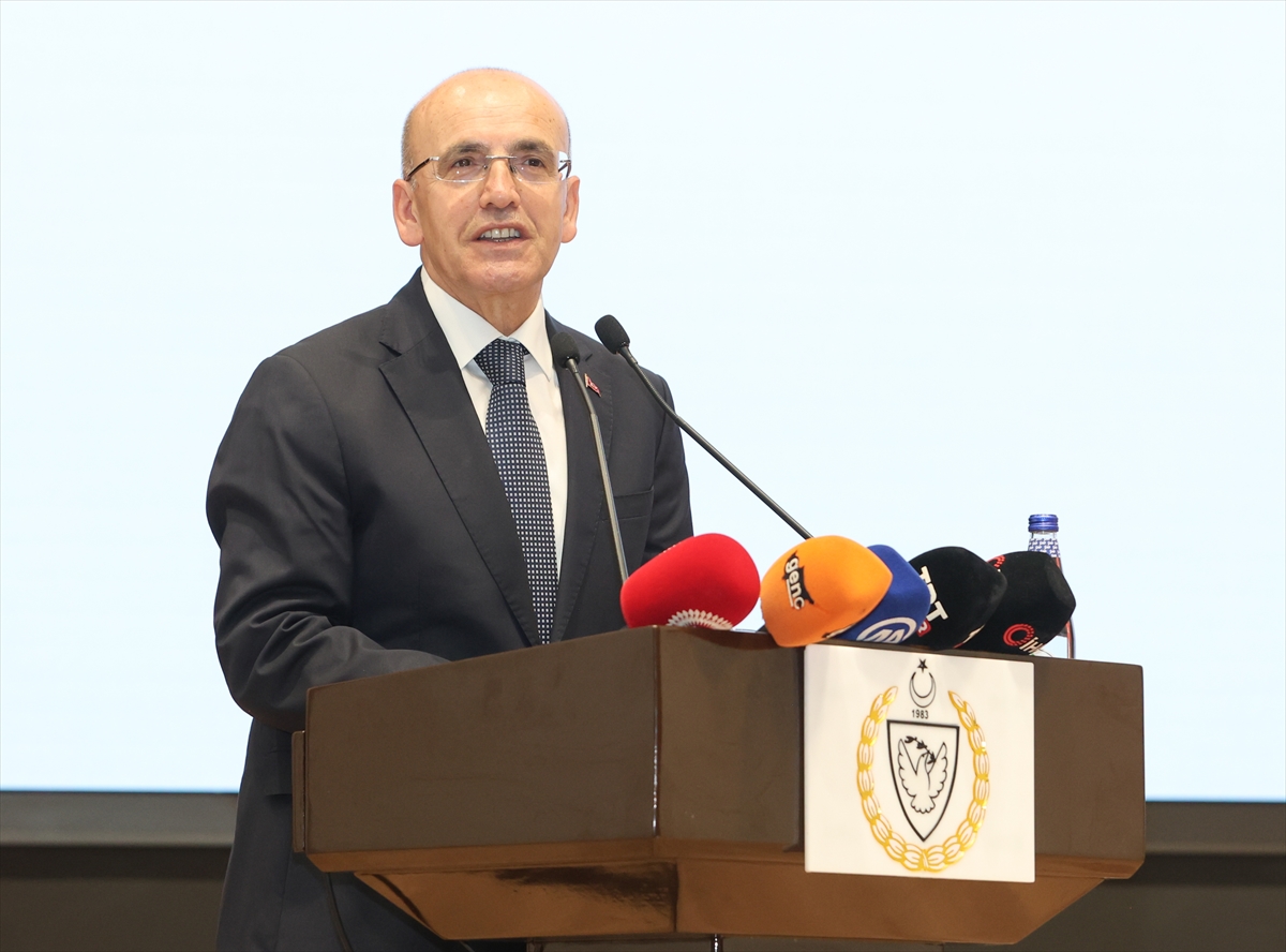 Hazine ve Maliye Bakanı Şimşek, KKTC'deki konferansta konuştu: