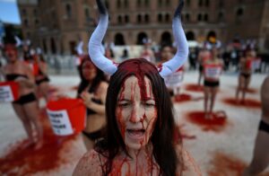 MADRİD (AA) – İspanya'da önde gelen iki hayvan hakları derneği,