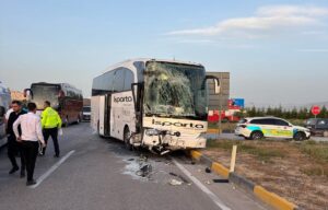 ISPARTA (AA) – Isparta'nın Gönen ilçesinde yolcu otobüsü ile tur
