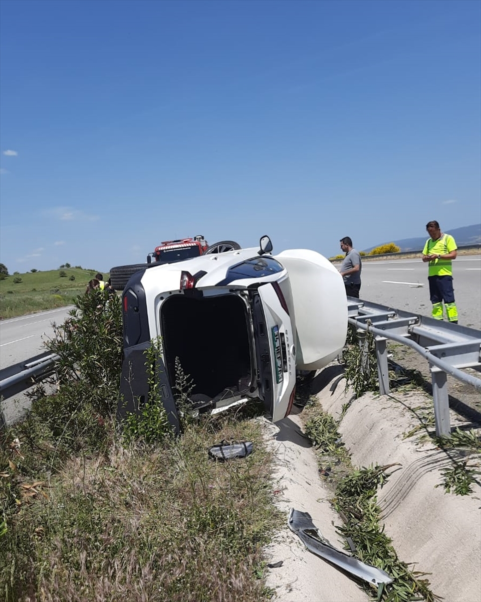 İstanbul-İzmir Otoyolu'nun Balıkesir kesimindeki trafik kazasında 2 kişi yaralandı
