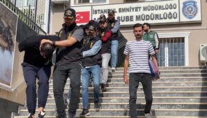 İSTANBUL (AA) – İstanbul merkezli 3 ilde düzenlenen fuhuş operasyonunda