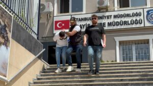 İSTANBUL (AA) – Bayrampaşa'da, telefonla aradığı kişiyi oğlu olduğunu söyleyerek,