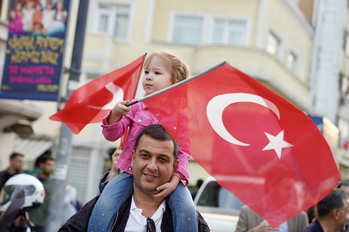 İstanbul'un fethinin 572. yıl dönümü kapsamında Fatih'te yürüyüş düzenlendi