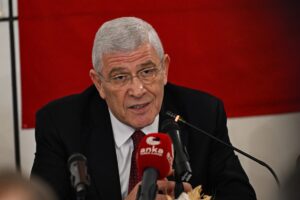 - "Yeni anayasa isteyenler zaten Türkiye Büyük Millet Meclisinde. Burası