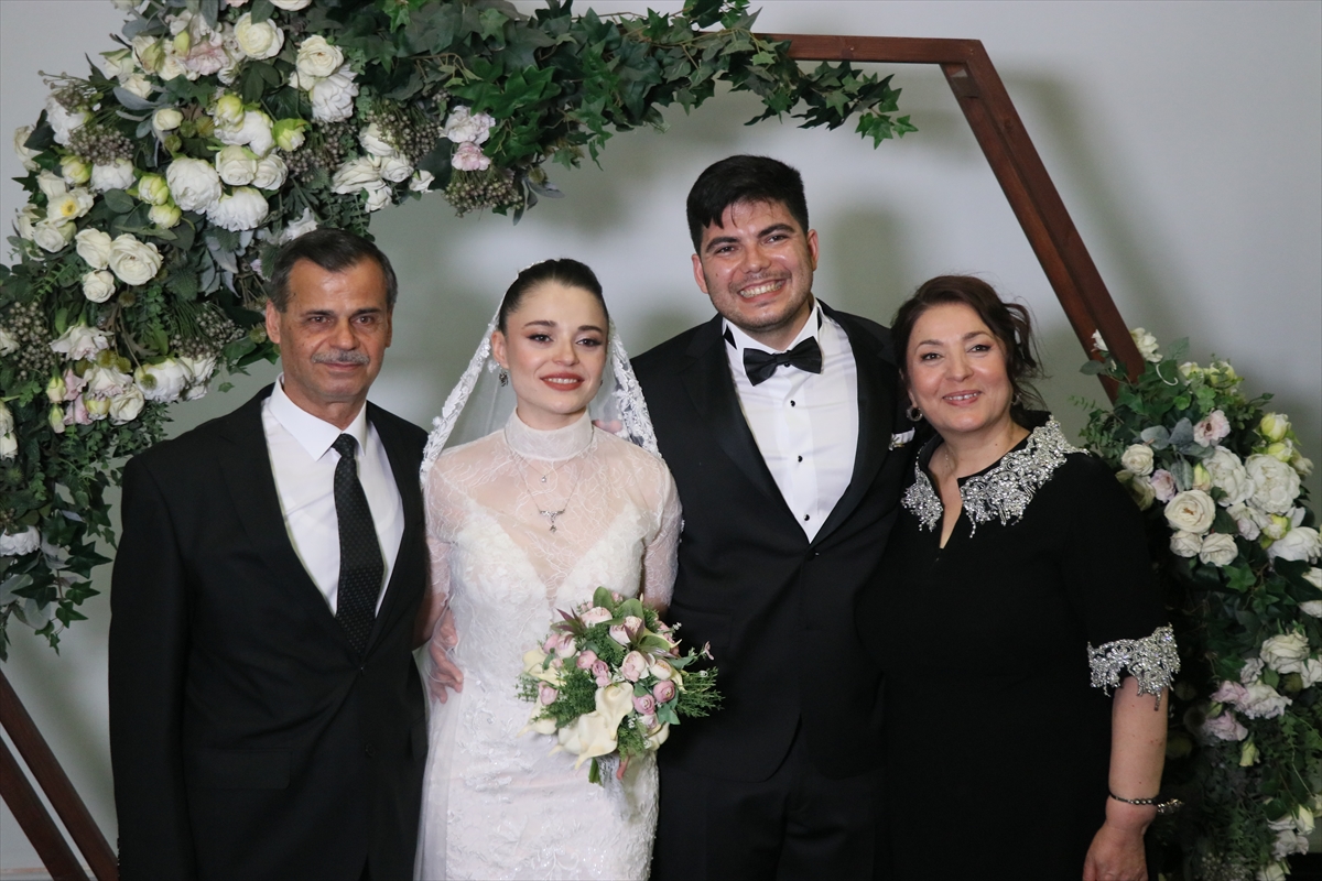 İzmir'de nikah salonlarında “25.05.2025” yoğunluğu