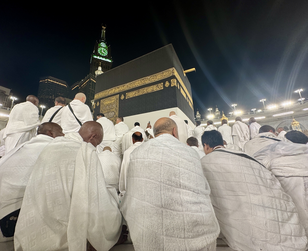 Kabe'de sabah namazı