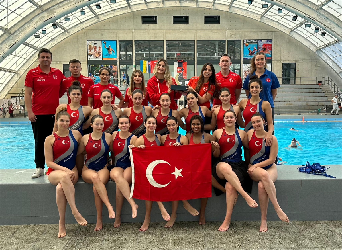 Kadın Sutopu Milli Takımı, Slovakya'da şampiyon oldu