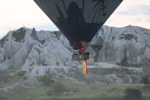 NEVŞEHİR (AA) – Kapadokya'da sıcak hava balonları, 19 Mayıs Atatürk'ü