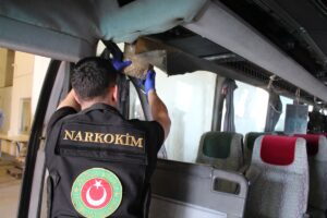 EDİRNE (AA) – Kapıkule Sınır Kapısı'nda bir otobüste 77 kilo