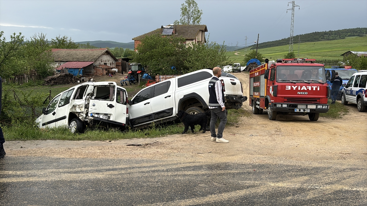 Karabük'te 4 aracın karıştığı kazada 9 kişi yaralandı