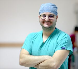 KARS (AA) – Kars'ta 77 yaşındaki hasta Mehdi Boz, Harakani