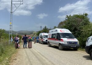 KASTAMONU (AA) – Kastamonu'nun Taşköprü ilçesinde traktörle tarladan dönen karı-koca