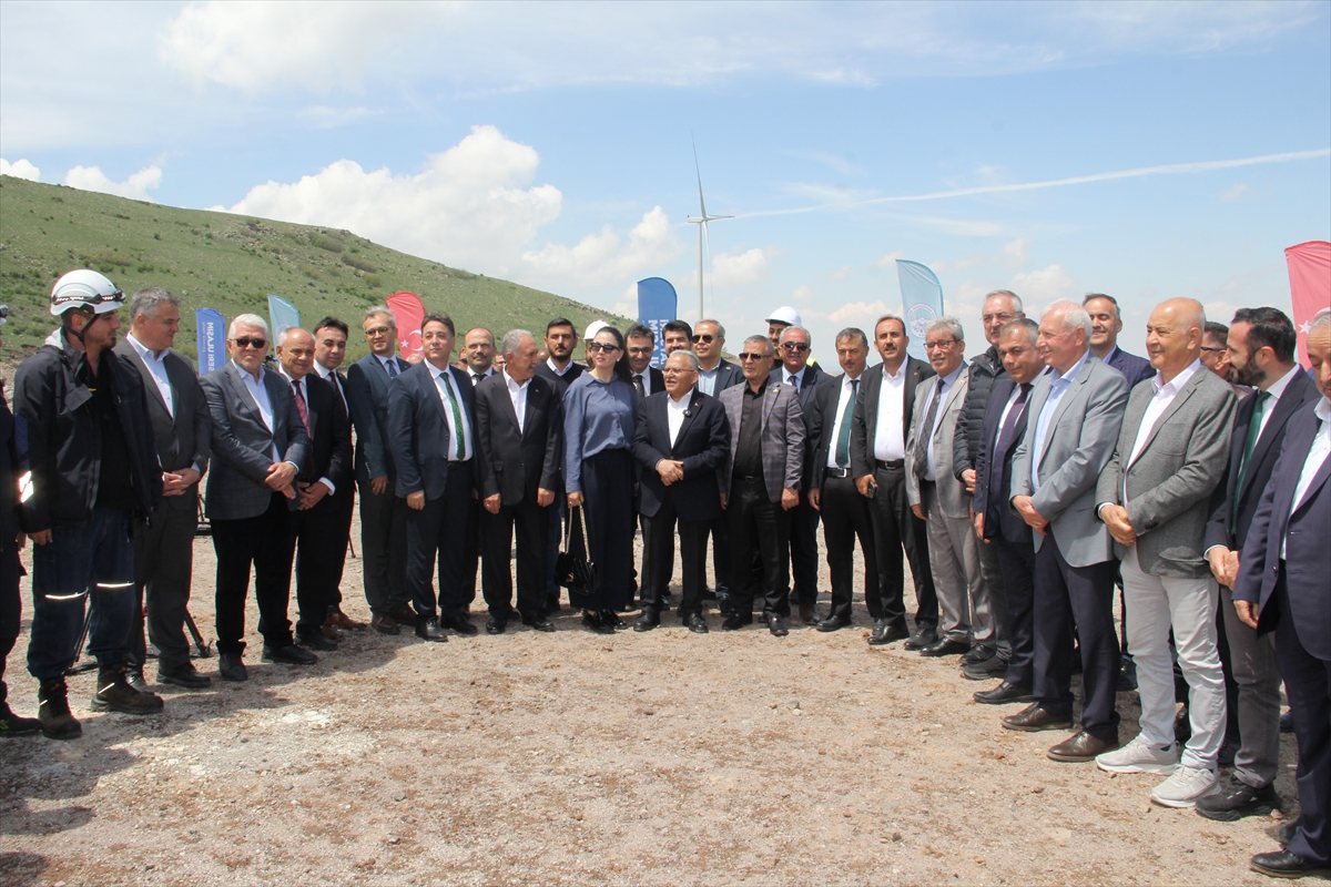 Kayseri'de toplu taşıma araçlarının elektrik ihtiyacı için kurulan RES tanıtıldı