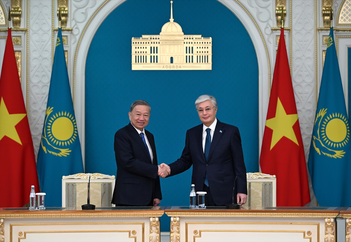 Kazakistan ve Vietnam ilişkileri stratejik ortaklık seviyesine yükseltildi