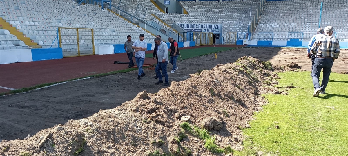 Kazım Karabekir Stadı'nın zemini hibrit çime dönüştürülüyor