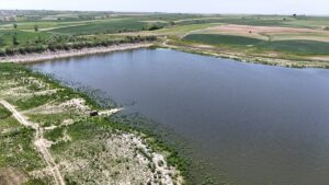 KIRKLARELİ (AA) – Kırklareli'nin Babaeski ilçesinde gölete hayvan atığı bıraktığı