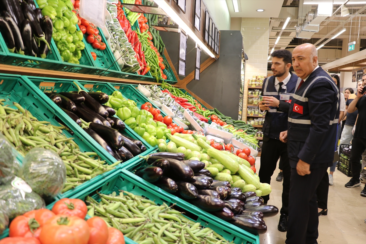 Kocaeli'de Kurban Bayramı öncesi fiyat ve etiket denetimi yapıldı