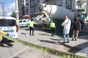 KONYA (AA) – Konya'nın Beyşehir ilçesinde yolun karşısına geçmek isterken